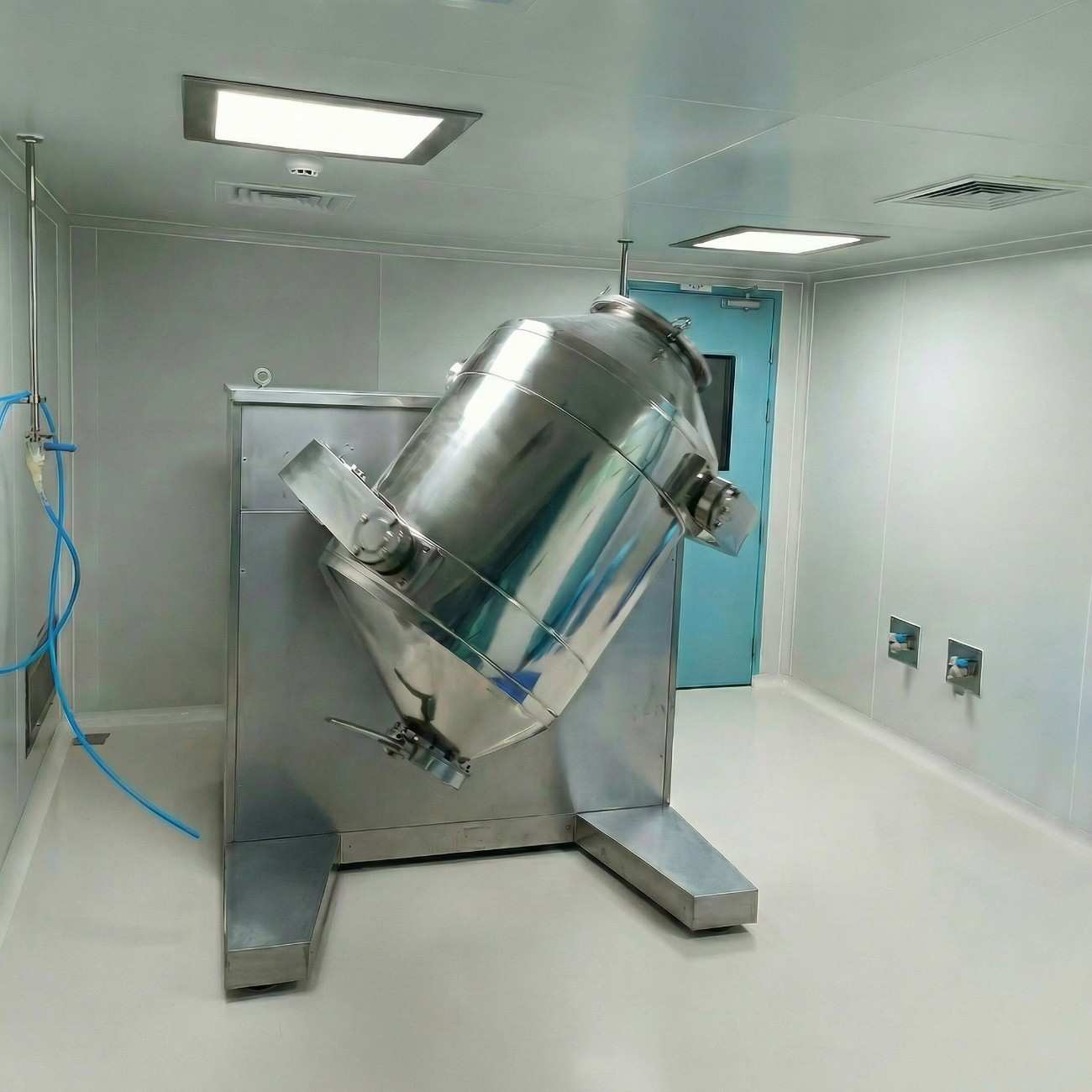 Cleanroom equipment setup